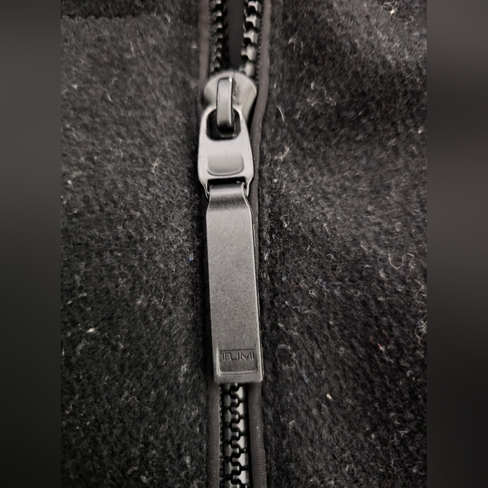 Tumi Men's Wool, Down Jacket Euc - image 5